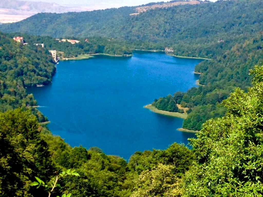 Blue Lake(🇦🇿 Göy Göl) is one of the largest and most beautiful lake in the country.